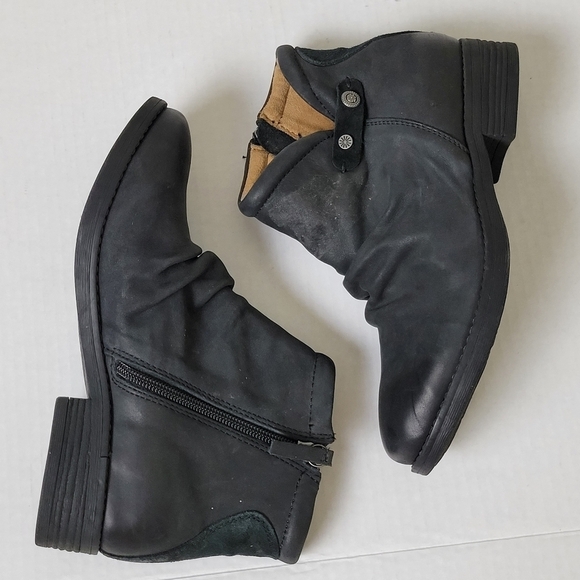 Comfortiva Tarrant Black Leather Slouch Ankle Booties Side Zip Size 6 Comfort - Picture 4 of 9